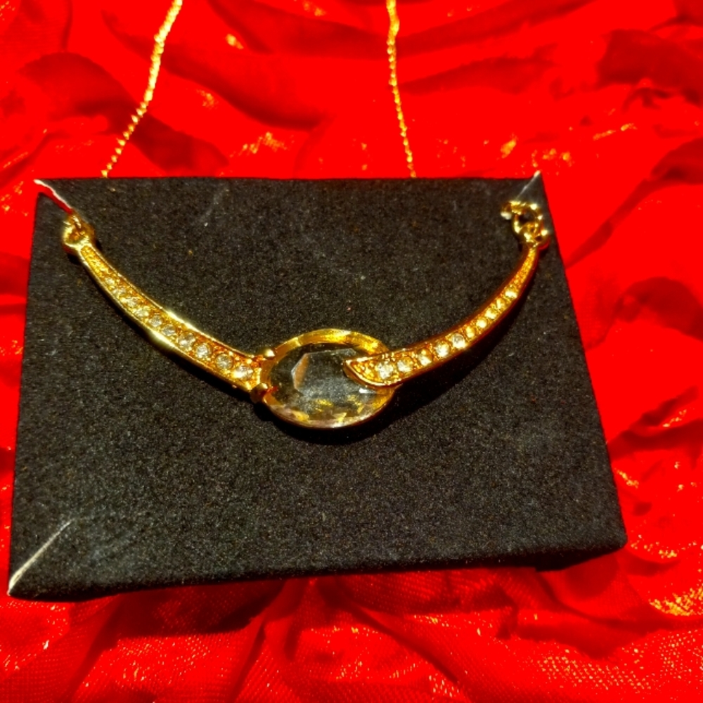 Gold Necklace Pendant ✨ 💛